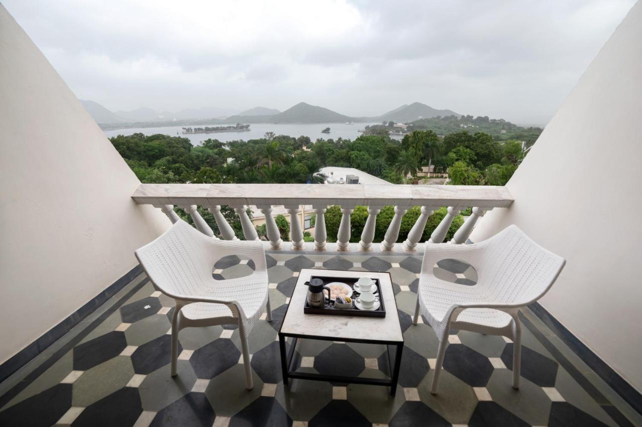 Hotel Hilltop Palace Udaipur Buitenkant foto