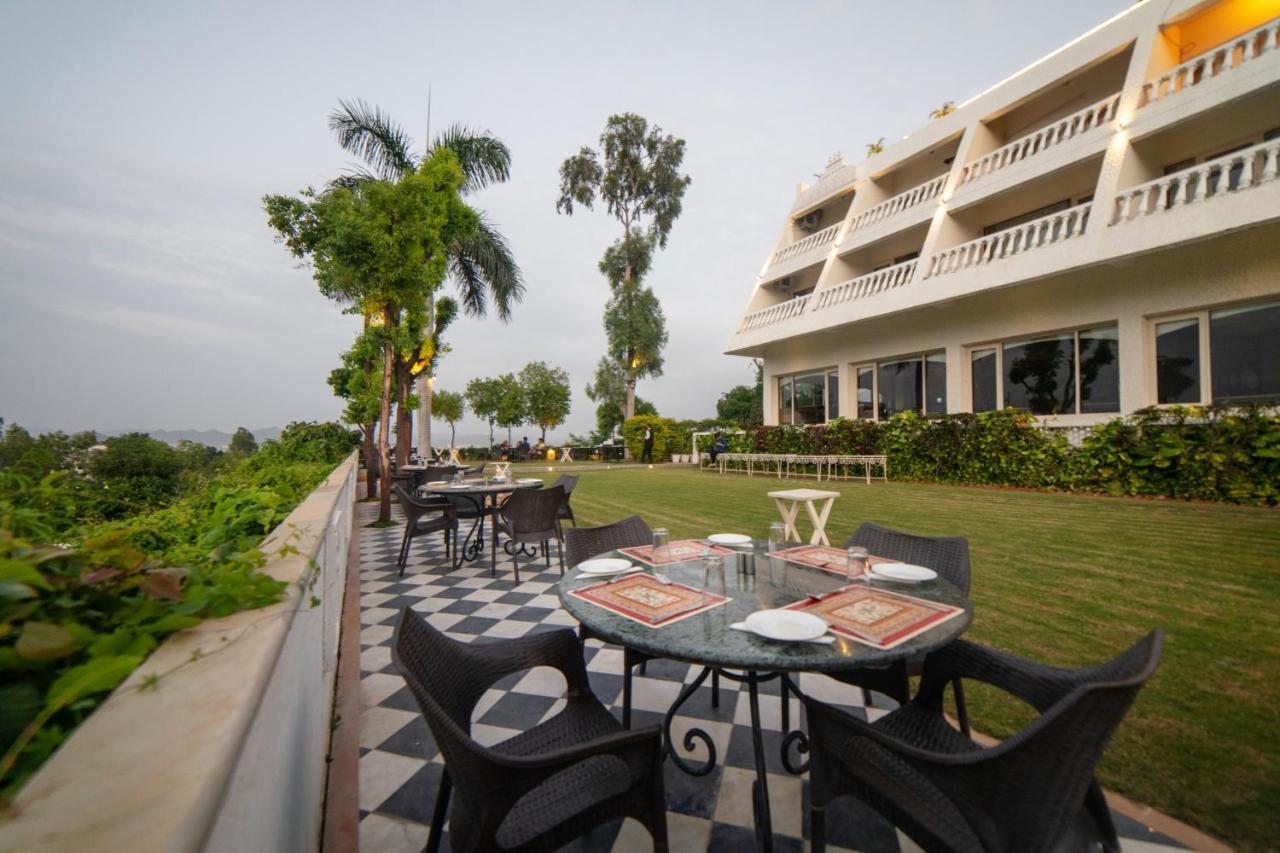 Hotel Hilltop Palace Udaipur Buitenkant foto