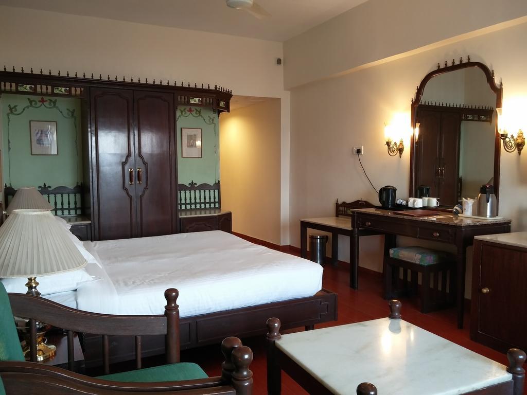 Hotel Hilltop Palace Udaipur Buitenkant foto
