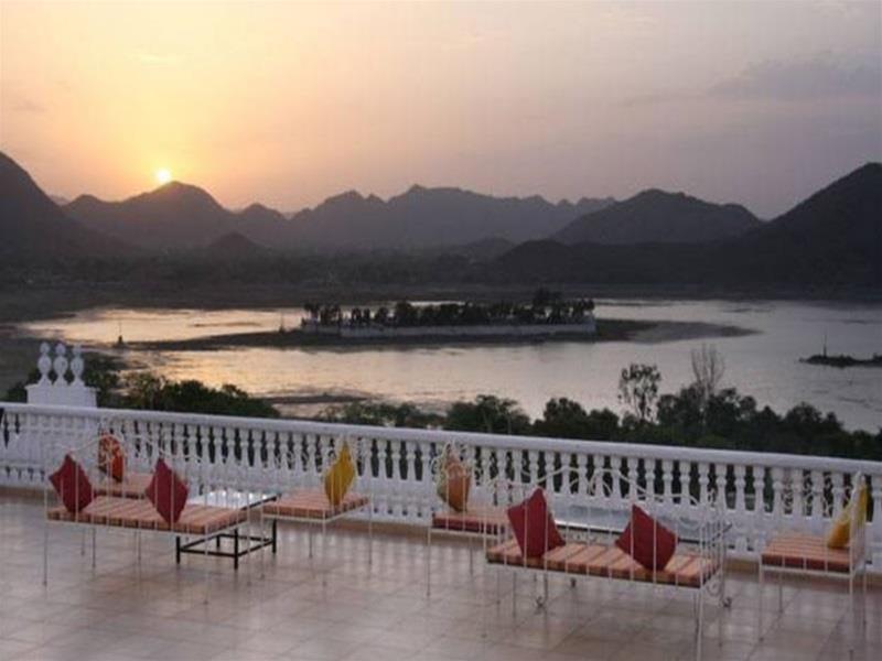 Hotel Hilltop Palace Udaipur Buitenkant foto